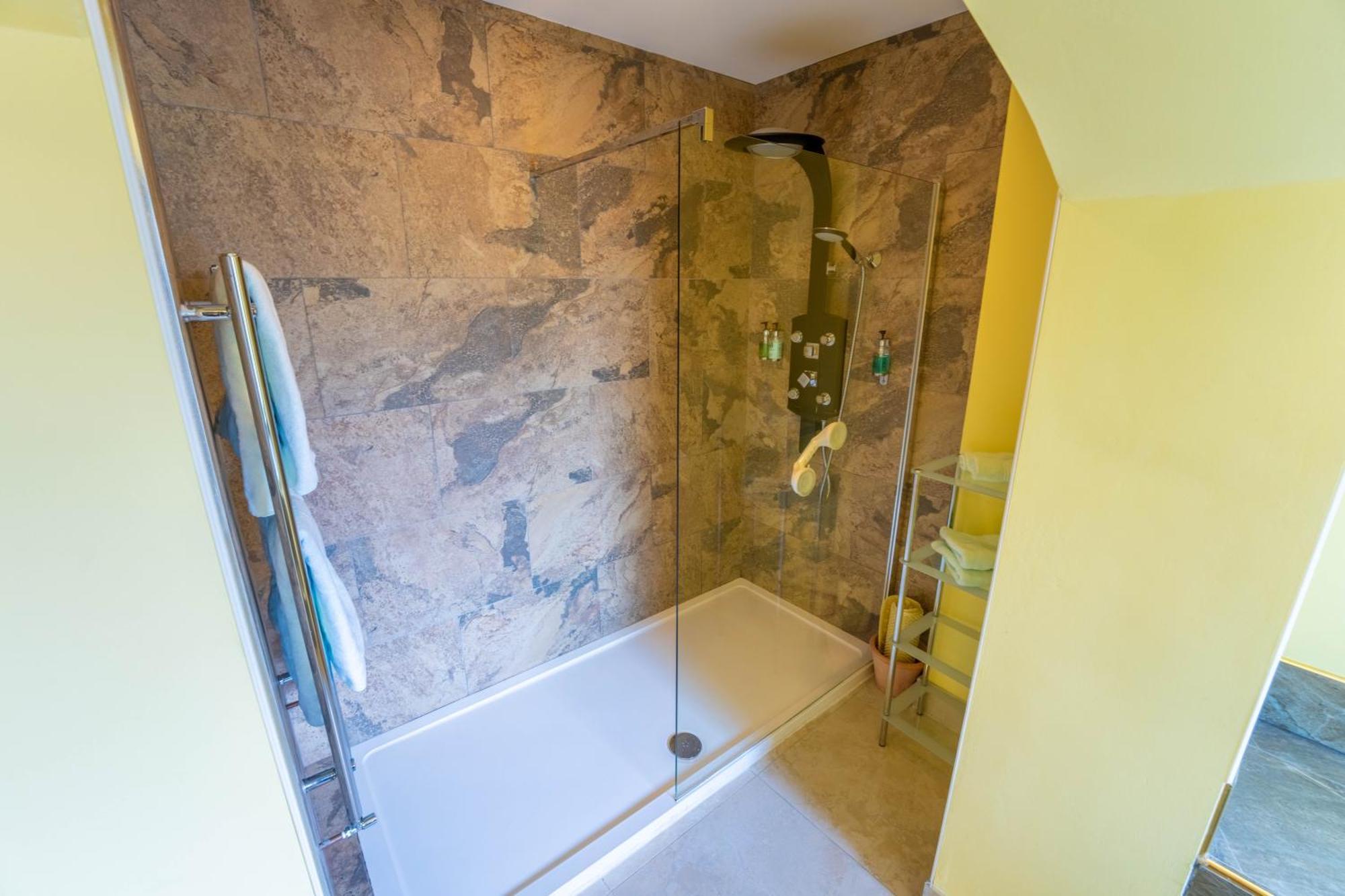 Ferndale Luxury Boutique Bed & Breakfast Keel エクステリア 写真